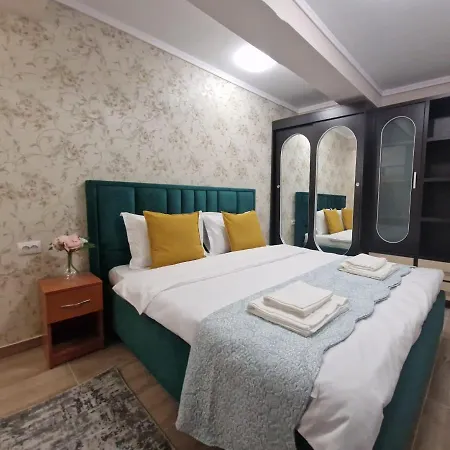 Laroka House Beautiful Universitate Center Apartment Bukarest